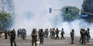 Redadas migratorias se intensifican en ciudades santuario con apoyo de la Corte Suprema.