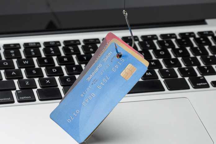Las estafas digitales son cada vez más frecuentes. Existen diferentes modalidades en las que los ciberdelicuentes buscan obtener información personal. Foto: La Hora.