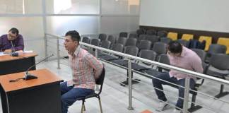 El Juzgado de Turno ligó a proceso a los dos detenidos vinculados a la muerte del investigador de PNC en un hecho en la Avenida Elena. Foto La Hora: Fabricio Alonzo