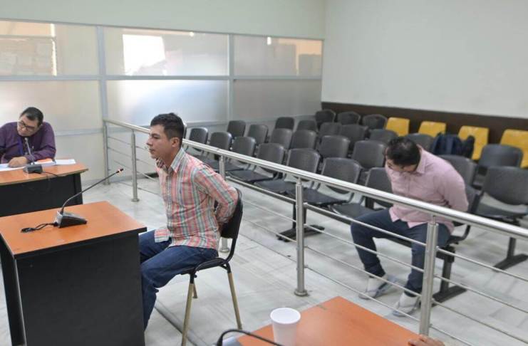El Juzgado de Turno ligó a proceso a los dos detenidos vinculados a la muerte del investigador de PNC en un hecho en la Avenida Elena. Foto La Hora: Fabricio Alonzo