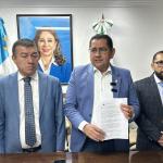 El jefe de la bancada UNe, José Inés Castillo, promueve una iniciativa de ley para la gestión del agua. Foto: La Hora / Archivo