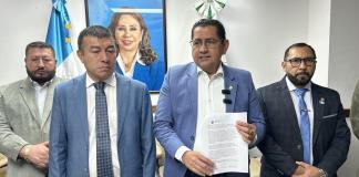 El jefe de la bancada UNe, José Inés Castillo, reconoció que el subdelegado de la OPT que firmó el informe para el traslado de "El Lobo" fue candidato por ese partido político. Foto: La Hora / José Orozco