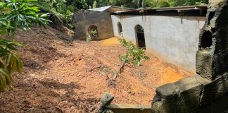 Vivienda afectada por la lluvia en la aldea Chipoc, Alta Verapaz. Foto La Hora: Conred