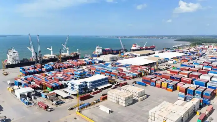 Cámara de Comercio denuncia lentitud en puerto Santo Tomás de Castilla y pide intervenir la terminal Cámara de Comercio denuncia lentitud en puerto Santo Tomás de Castilla y pide intervenir la terminal