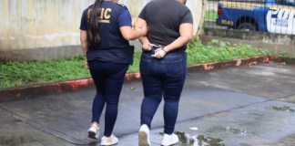 13 personas han sido capturadas por su presunta participación en una estructura criminal. Foto La Hora: PNC