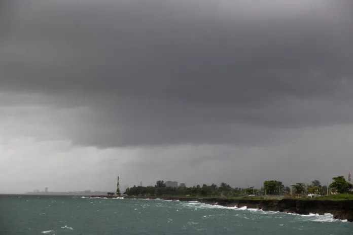 Melissa azota el Caribe como huracán categoría 4 que podría fortalecerse camino a Jamaica