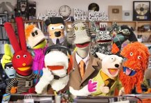Con Tulio, Bodoque, Patana, Juanín, 31 Minutos debutó en el Tiny Desk de NPR 31 Minutos, primera banda musical de títeres latinoamericana presentada en el Tiny Dest de MPR Music.