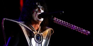 Imagen de archivo del guitarrista y vocalista del grupo estadounidense de rock Kiss Ace Frehley. Foto La Hora: EFE