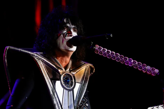 Ace Frehley, guitarrista original de KISS, fallece a los 74 años Imagen de archivo del guitarrista y vocalista del grupo estadounidense de rock Kiss Ace Frehley. Foto La Hora: EFE