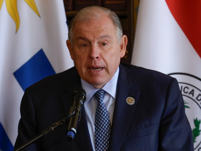Canciller argentino Gerardo Werthein presenta su renuncia a Milei a días de comicios clave