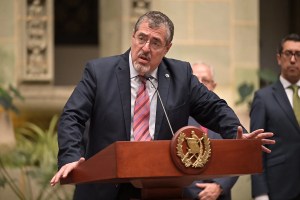 Curruchiche acude a audiencia y evita aclarar si investigó a Arévalo por el caso UNOPS