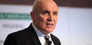 José Luis Espert admitió haber tenido vínculo con Federico 'Fred' Machado, por medio de una empresa guatemalteca. Foto La Hora: EFE