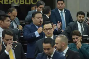 Allan Rodríguez acusa a oficialismo de llevar a mototaxistas a amedrentarlos previo a discusión de ley antiterrorismo