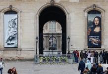 Museo del Louvre: 8 joyas, 7 minutos, 4 asaltantes y un montacargas; así fue el robo del siglo en Francia El robo de un conjunto de joyas "de un valor patrimonial e histórico incalculable" en el Museo del Louvre este domingo por la mañana lo llevó a cabo en apenas siete minutos un comando de tres o cuatro ladrones "profesionales", pero que perdieron una parte del botín en su huida. EFE/EPA/Mohammed Badra