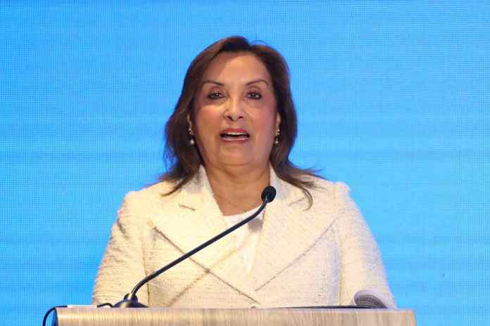 Boluarte acepta su destitución y abandona palacio presidencial sin destino conocido Boluarte