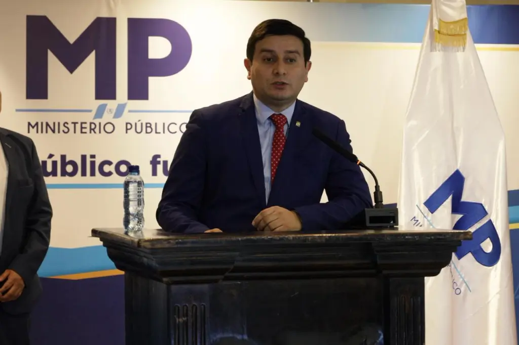 Mario Raúl Veliz, agente de la FECI. Foto La Hora: Daniel Ramírez