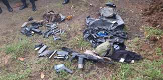 PNC el decomiso de un arsenal de armas de fuego de alto calibre durante un operativo estratégico realizado en la zona 3 de Escuintla. Foto La Hora: PNC.
