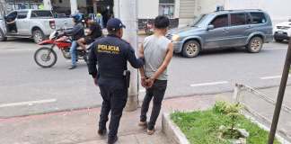 PNC capturó a Erik “N”, de 19 años, quien fue identificado como el conviviente de la víctima. Foto La Hora: PNC.