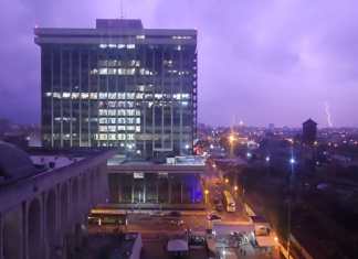 Actividad eléctrica severa registrada en la ciudad. Foto La Hora: Sergio Osegueda