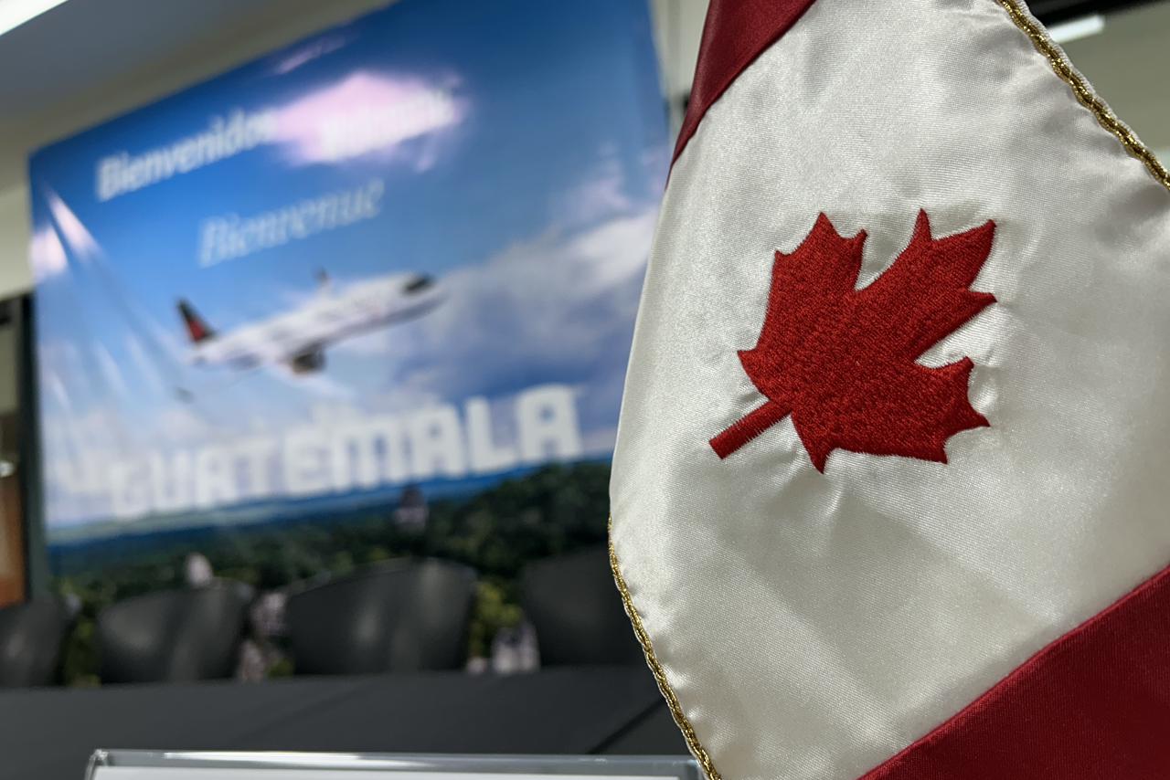 Guatemala recibe el primer vuelo de Air Canada, con el que Inguat espera atraer más turismo
