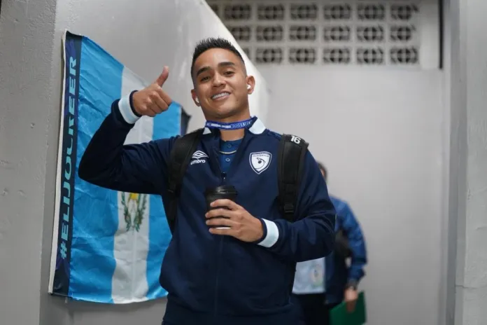 Alineacion de Guatemala Oscar Santis selecciona para la alineación del partido de El Salvador conra Guatemala. Foto La Hora: FedeFut