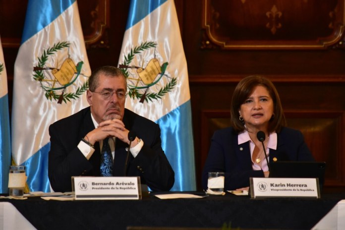 El Ministerio Público presentó una solicitud de antejuicio contra Bernardo Arévalo y Karin Herrera con la que pretenden investigarlos por la fuga de reos en Fraijanes II. Foto La Hora: Archivo