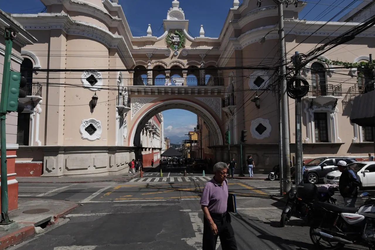 Arco del edificio de Correos en la zona 1. Foto La Hora: Daniel Ramírez.