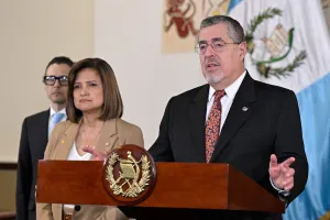 Bernardo Arévalo tras salida de Jiménez: "El nombre de los nuevos funcionarios se anunciará próximamente"