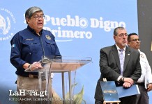 El presidente Bernardo Arévalo y el ministro de Gobernación Francisco Jiménez