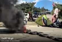 Se reporta un bloqueo en San Antonio La Paz, municipio que se quedó sin luz hace dos días Bloqueo en San Antonio La Paz, El Progreso. Foto La Hora: Redes sociales