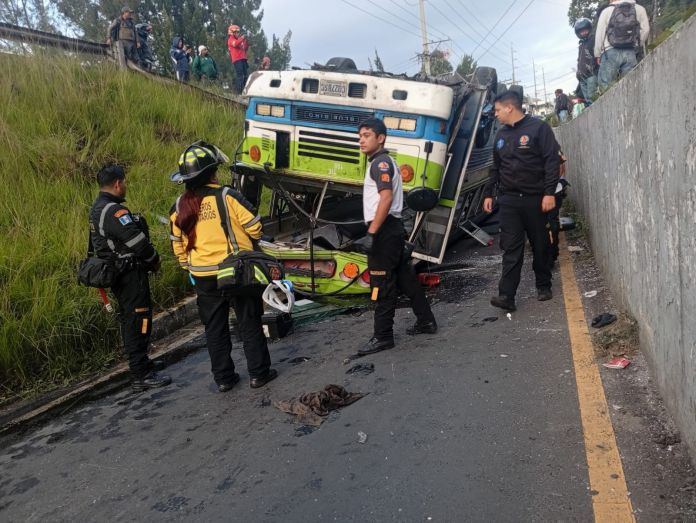 Bus volcado