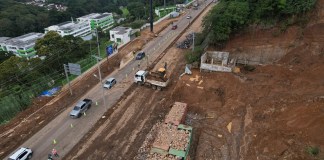 Así se ve el Km 24 de CAES, luego de once días de trabajo, y un carril habilitado. Foto La Hora: Fabricio Alonzo