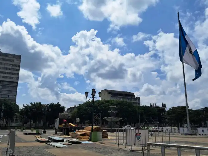 Calor (1) El cielo despejado durante estos días ha permitido que los rayos del sol sean más intensos, por lo que la temperatura aumenta. Foto Rolando Alvarado