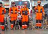 Unidad canina de los Bomberos Voluntarios continúan con las labores de búsqueda de un guardia desaparecido tras el derrumbe en el km. 24 de carretera a El Salvador. Foto La Hora: CVB.