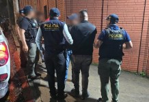Agentes de la PNC son detenidos por haber exigido dinero a cambio de la liberación de una persona