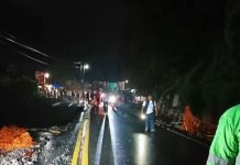 Reportan el cierre total del kilómetro 194 en el Palmar, Quetzaltenango por colapso de carretera Colapso de la carretera en el km 194 de Quetzaltenango. Foto La Hora: Conred