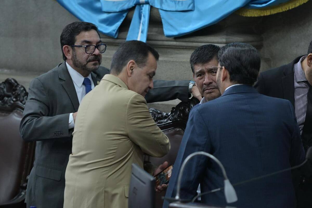En imágenes: Congreso sigue sin avanzar; interpelación se suspende de nuevo
