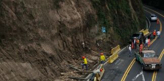 Inicio de construcción de un muro de contención en el km 11.5 de la ruta de Boca del Monte con avenida Hincapié. Foto La Hora: Covial