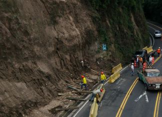 Inicio de construcción de un muro de contención en el km 11.5 de la ruta de Boca del Monte con avenida Hincapié. Foto La Hora: Covial