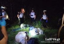 Bomberos Voluntarios localizan a ocho fallecidos en la ruta al Atlántico Bomberos Voluntarios y de Canalitos informaron sobre la localización de restos humanos dentro de bolsas y envueltos con mantas. Foto La Hora: José Orozco.