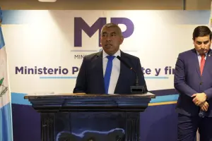 VIDEO: Curruchiche no responde sobre favoritismo en el MP ni sobre casos como las vacunas Sputnik