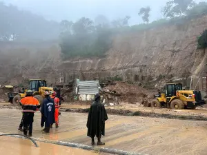 Minuto a minuto: Este es el panorama del derrumbe en el km. 24 de Carretera a El Salvador