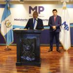 Jefe de la FECI, Rafael Curruchiche y fiscal Mario Véliz. Foto La Hora: Daniel Ramírez