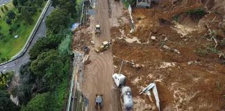 Derrumbe del kilómetro 24 de la carretera a El Salvador. Foto La Hora: Covial