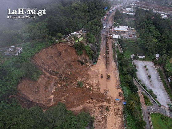 Panorama aéreo en el derrumbe del km 24 de carretera a El Salvador. Foto La Hora: Fabricio Alonzo