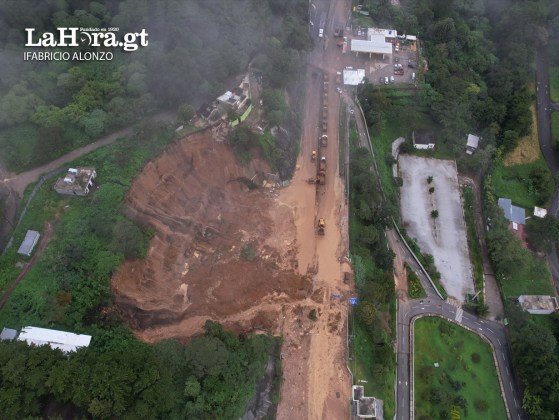 Panorama aéreo en el derrumbe del km 24 de carretera a El Salvador. Foto La Hora: Fabricio Alonzo