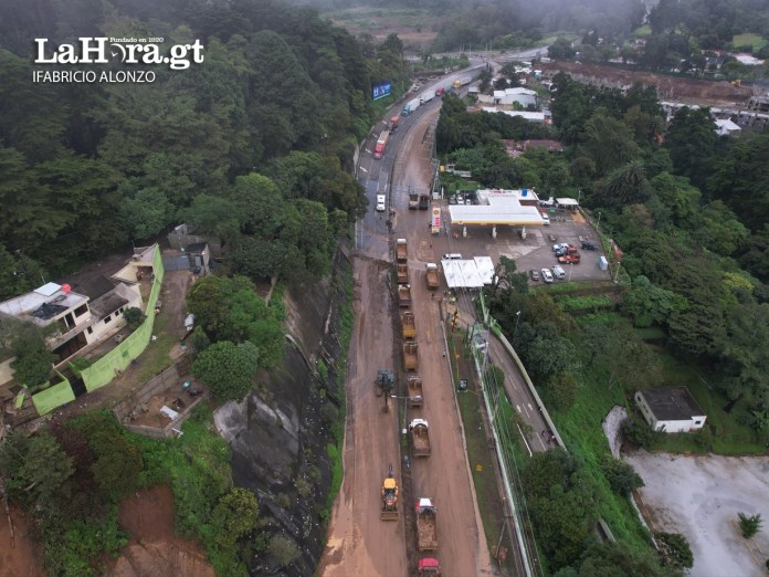 Panorama aéreo en el derrumbe del km 24 de carretera a El Salvador. Foto La Hora: Fabricio Alonzo