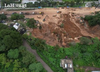 Nuevo deslizamiento en km 24 de carretera a El Salvador. Foto La Hora: Fabricio Alonzo