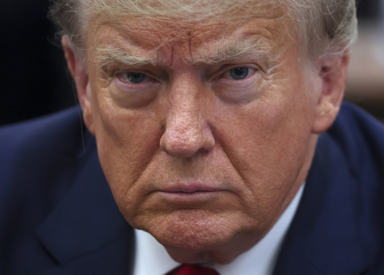 EFE: Trump anuncia aranceles del 1