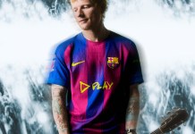 Ed Sheeran vistiendo una T-shirt del FC Barcelona.